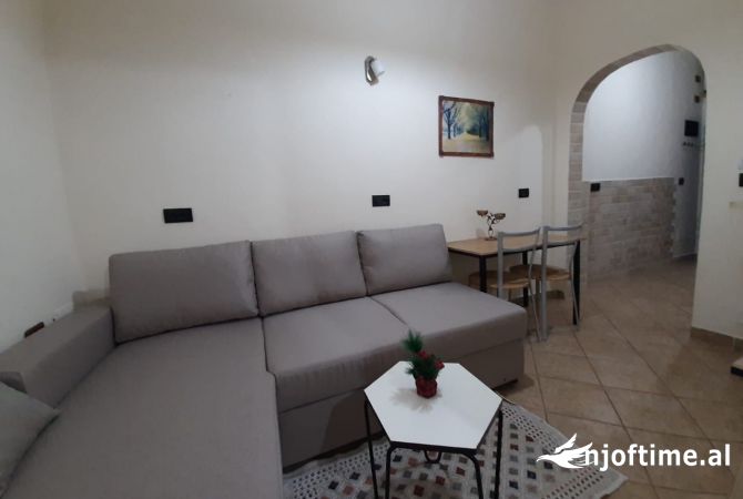 Shtepi me qera 1+1 ne Tirane - 450 Euro