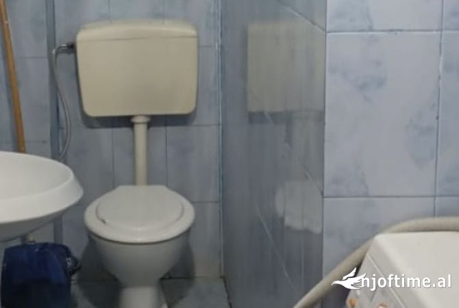 Shtepi me qera Apartament ne Tirane, 1+1, Mobilimi E mobiluar, Pagesa 300  Euro.