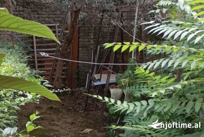 Shtepi me qera Apartament ne Tirane, 1+1, Mobilimi E mobiluar, Pagesa 300  Euro.