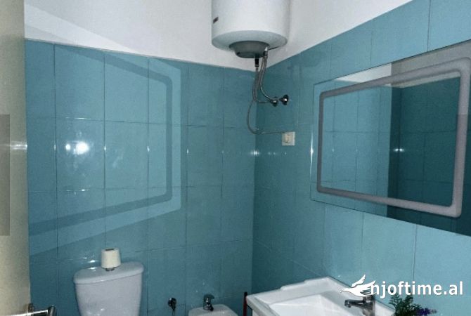 Shtepi ne shitje Apartament ne Tirane, 2+1, Mobilimi E mobiluar, Pagesa 125,000  Euro.