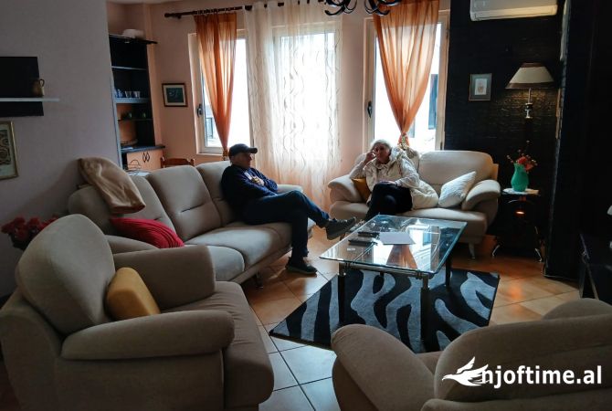 Shtepi me qera Apartament ne Tirane, 2+1, Mobilimi E mobiluar, Pagesa 600  Euro.