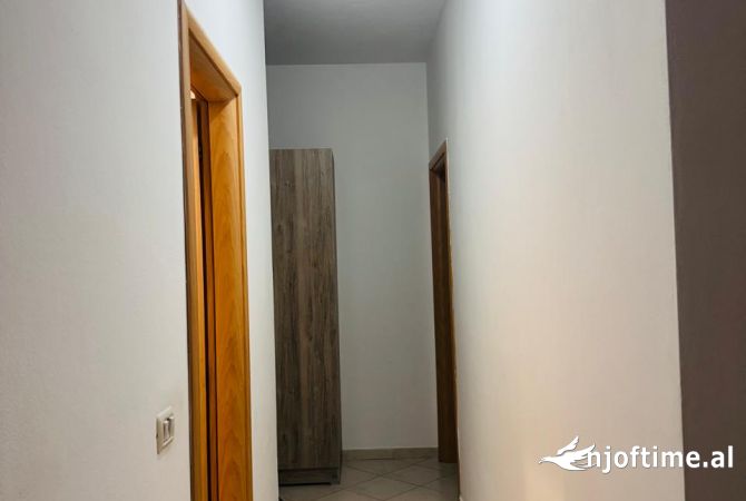 Shtepi me qera Apartament ne Tirane, 2+1, Mobilimi E mobiluar, Pagesa 600  Euro.