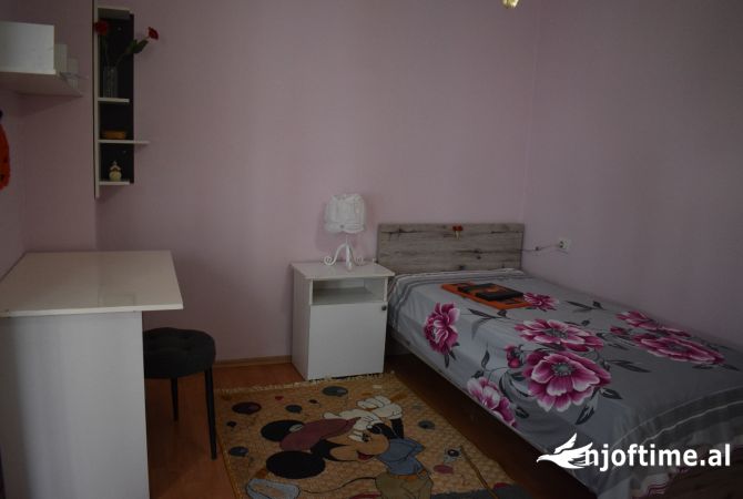 Shtepi me qera Apartament ne Tirane, 2+1, Mobilimi E mobiluar, Pagesa 600  Euro.