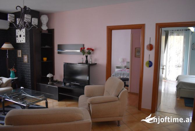 Shtepi me qera Apartament ne Tirane, 2+1, Mobilimi E mobiluar, Pagesa 600  Euro.