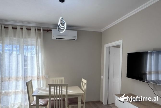 Shtepi me qera 2+1 ne Tirane - 450 Euro