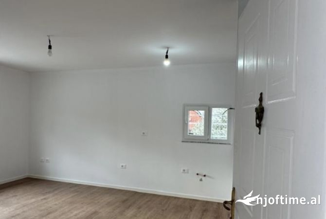 Shtepi ne shitje 1+1 ne Tirane - 75,000 Euro