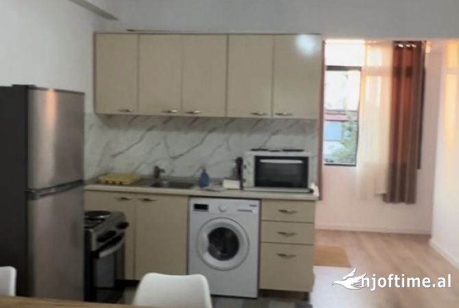 Shtepi me qera 1+1 ne Tirane - 490 Euro