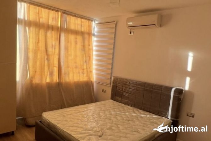 Shtepi me qera Apartament ne Tirane, 1+1, Mobilimi E mobiluar, Pagesa 490  Euro.