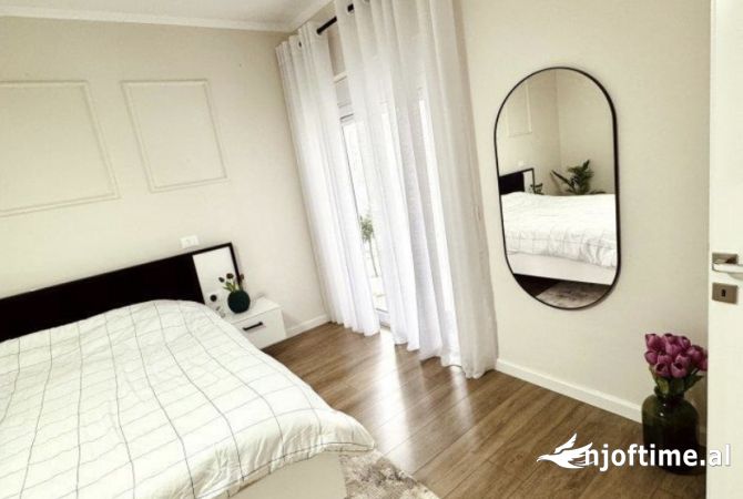 Shtepi ne shitje Apartament ne Tirane, 2+1, Mobilimi E mobiluar, Pagesa 210,000  Euro.