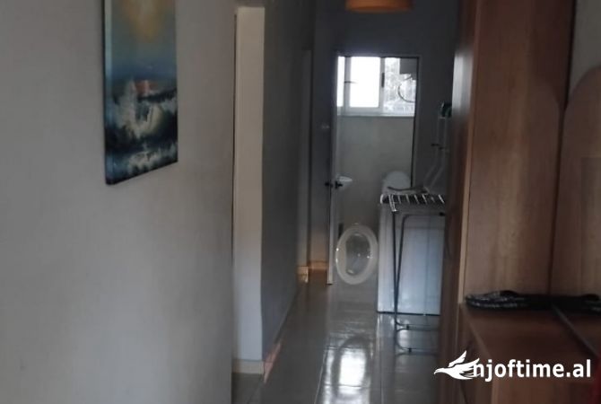 Shtepi me qera 1+1 ne Tirane - 40,000 Leke