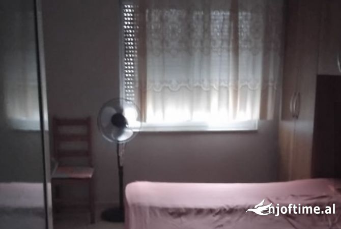 Shtepi me qera 1+1 ne Tirane - 40,000 Leke