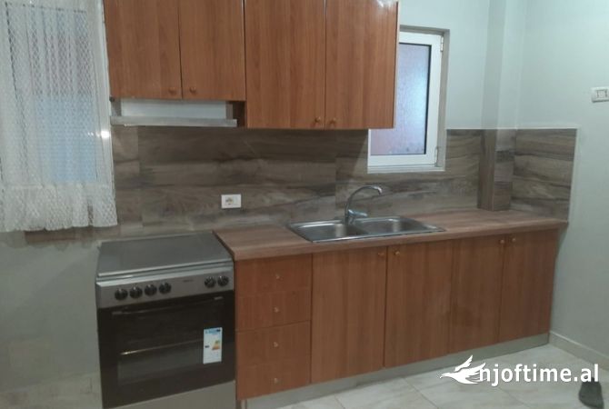 Shtepi me qera Apartament ne Tirane, 2+1, Mobilimi E mobiluar, Pagesa 35,000  Leke.