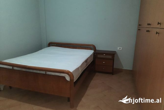 Shtepi me qera Apartament ne Tirane, 2+1, Mobilimi E mobiluar, Pagesa 35,000  Leke.