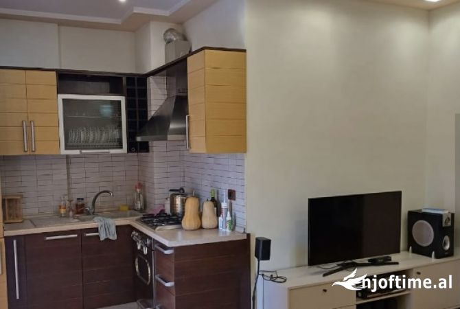 Shtepi me qera 2+1 ne Tirane - 500 Euro