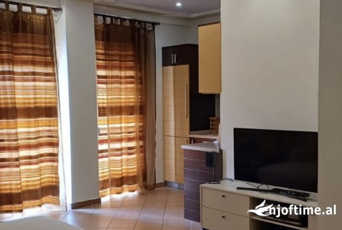 Shtepi me qera Apartament ne Tirane, 2+1, Mobilimi E mobiluar, Pagesa 500  Euro.