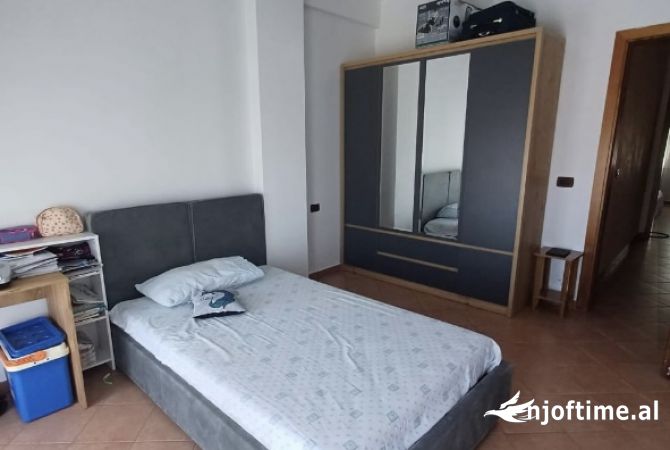 Shtepi me qera Apartament ne Tirane, 2+1, Mobilimi E mobiluar, Pagesa 500  Euro.