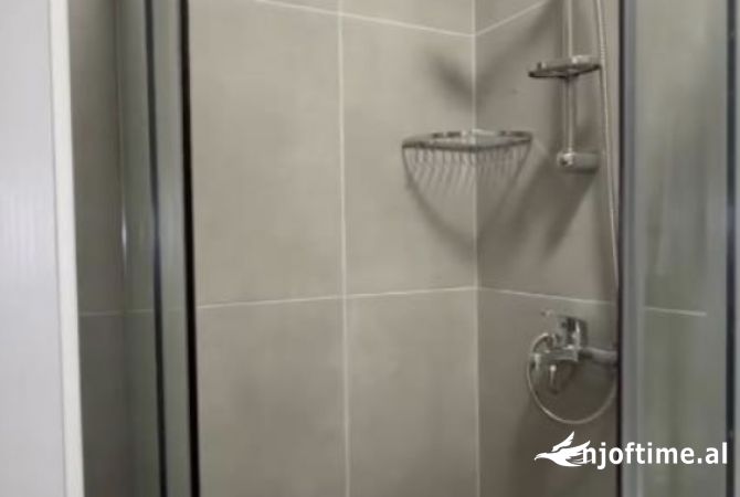 Shtepi me qera Apartament ne Tirane, 2+1, Mobilimi E mobiluar, Pagesa 1,000  Euro.