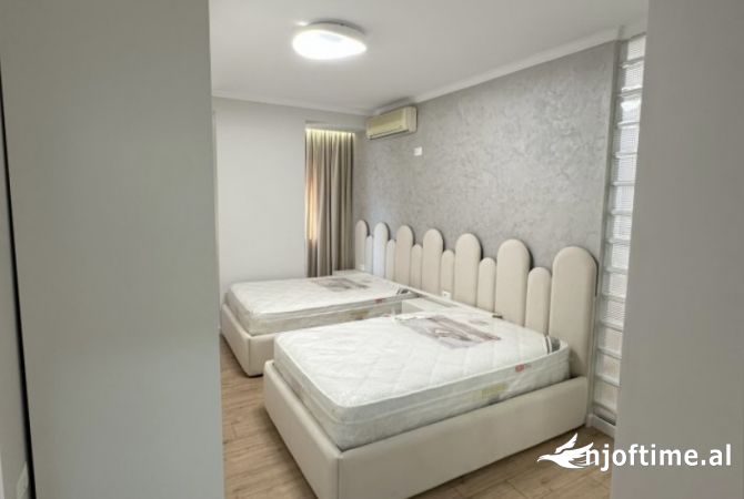 Shtepi me qera Apartament ne Tirane, 2+1, Mobilimi E mobiluar, Pagesa 1,000  Euro.