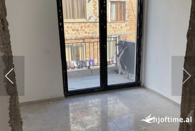 Shtepi me qera Apartament ne Tirane, 2+1, Mobilimi E mobiluar, Pagesa 80,000  Leke.