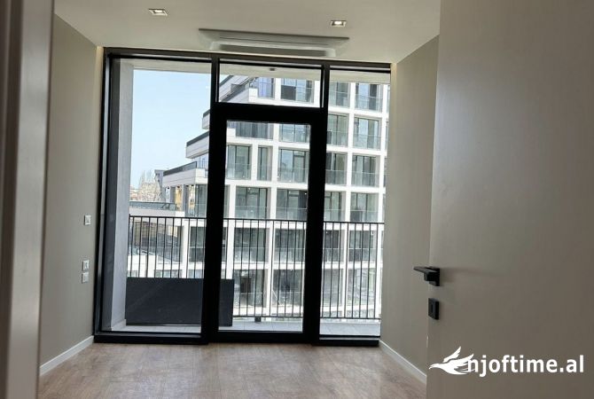 Shtepi me qera Apartament ne Tirane, 2+1, Mobilimi Bosh, pa mobiluar, Pagesa 1,300  Euro.