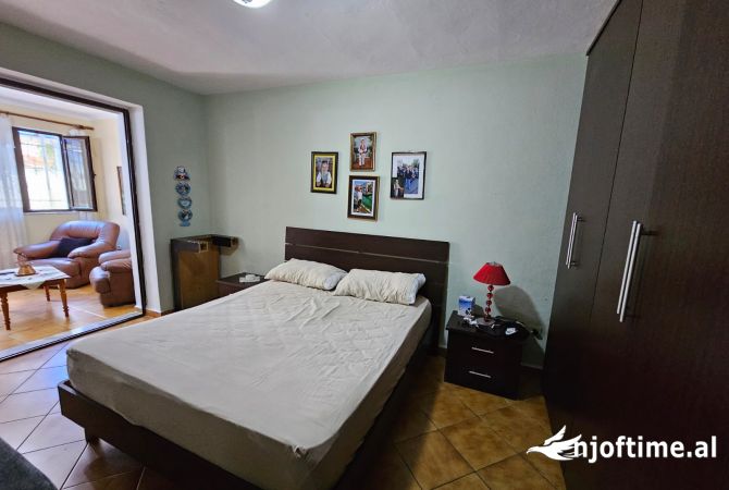 Shtepi me qera 2+1 ne Tirane - 800 Euro