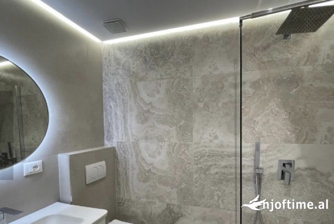 Shtepi ne shitje Apartament ne Tirane, 2+1, Mobilimi Bosh, pa mobiluar, Pagesa 237,000  Euro.