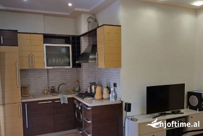 Shtepi me qera 2+1 ne Tirane - 500 Euro