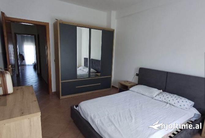 Shtepi me qera Apartament ne Tirane, 2+1, Mobilimi E mobiluar, Pagesa 500  Euro.