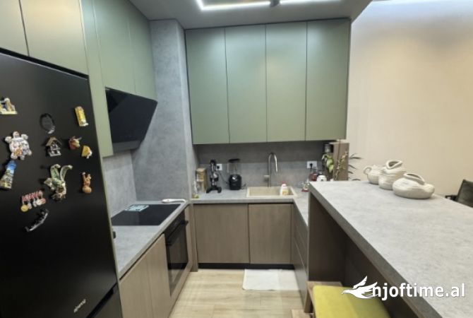 Shtepi ne shitje Apartament ne Tirane, 2+1, Mobilimi E mobiluar, Pagesa 168,000  Euro.