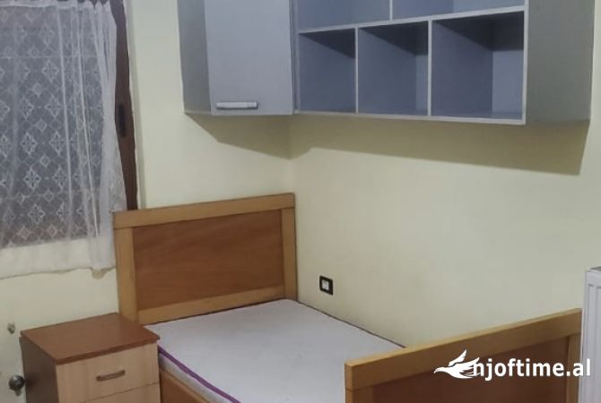 Shtepi me qera 2+1 ne Tirane - 40,000 Leke
