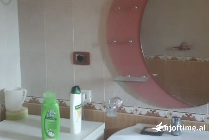 Shtepi me qera 2+1 ne Tirane - 40,000 Leke