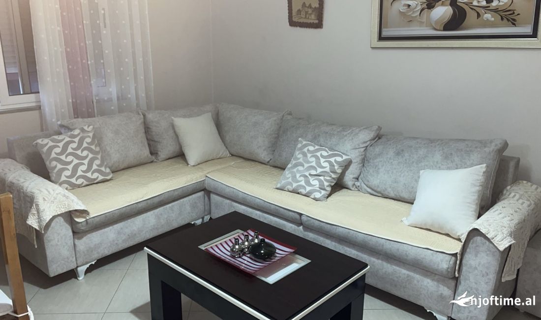 Shtepi me qera Apartament ne Tirane, 1+1, Mobilimi E mobiluar, Pagesa 45,000  Leke.