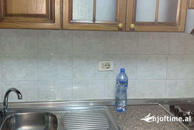 Shtepi me qera Apartament ne Tirane, 1+1, Mobilimi E mobiluar, Pagesa 45,000  Leke.