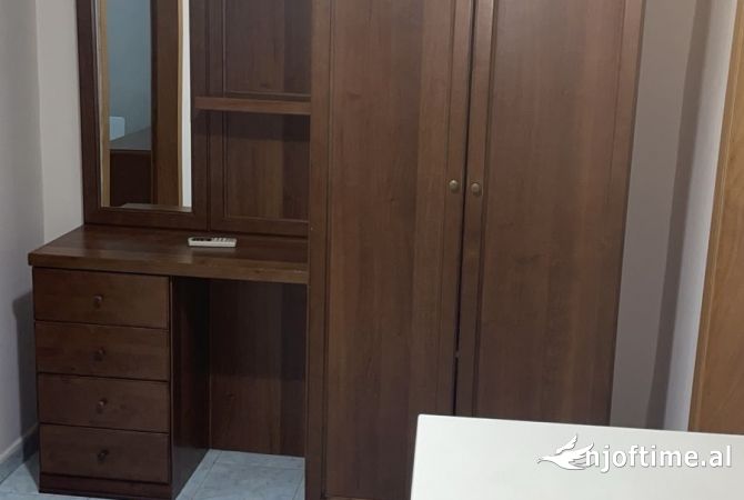 Shtepi me qera Apartament ne Tirane, 1+1, Mobilimi E mobiluar, Pagesa 45,000  Leke.