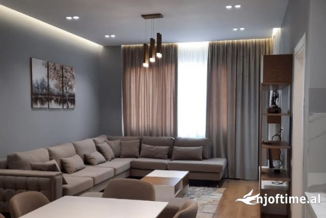 Shtepi me qera 3+1 ne Tirane - 1,500 Euro