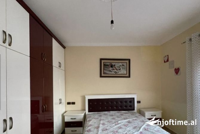 Shtepi me qera 2+1 ne Tirane - 40,000 Leke