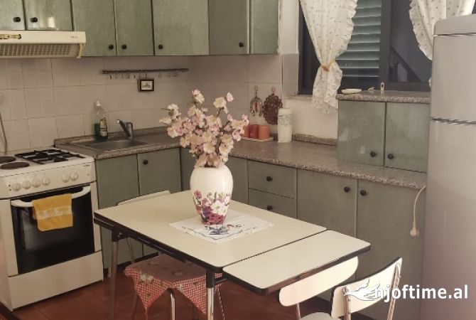 Shtepi me qera 1+1 ne Tirane - 650 Euro