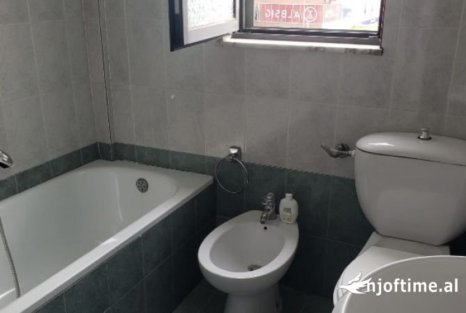 Shtepi me qera Apartament ne Tirane, 1+1, Mobilimi E mobiluar, Pagesa 650  Euro.