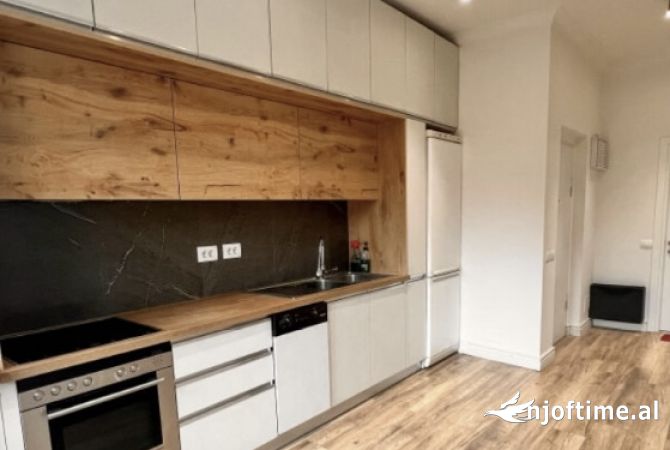Shtepi me qera 2+1 ne Tirane - 620 Euro