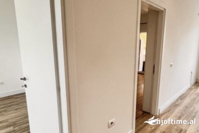 Shtepi me qera 2+1 ne Tirane - 620 Euro