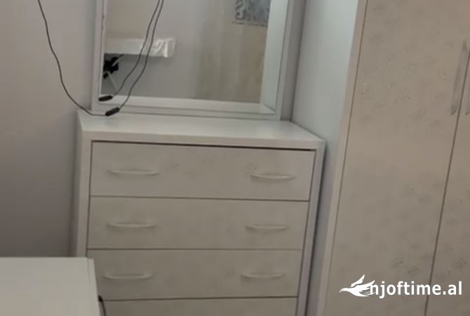 Shtepi me qera Shtepi Private ne Tirane, 1+1, Mobilimi E mobiluar, Pagesa 40,000  Leke.