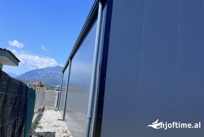 Ambient biznesi me qera 4+1 ne Tirane - 1,500 Euro