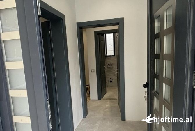 Shtepi me qera 3+1 ne Tirane - 110,000 Leke