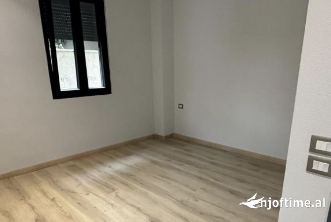 Shtepi me qera 3+1 ne Tirane - 110,000 Leke