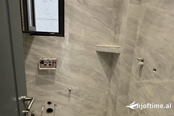 Shtepi me qera 3+1 ne Tirane - 110,000 Leke
