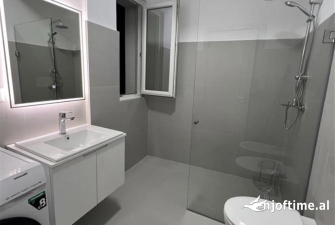 Shtepi me qera Apartament ne Tirane, 2+1, Mobilimi E mobiluar, Pagesa 650  Euro.