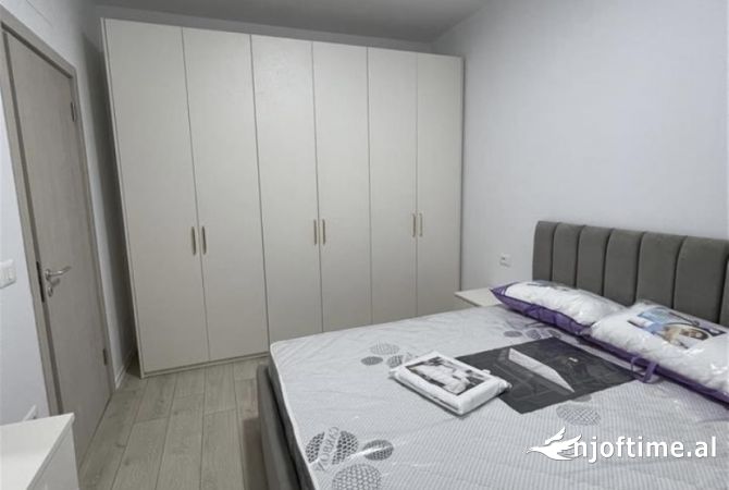 Shtepi me qera Apartament ne Tirane, 2+1, Mobilimi E mobiluar, Pagesa 650  Euro.