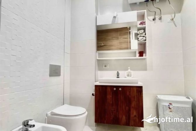 Shtepi me qera 2+1 ne Tirane - 760 Euro
