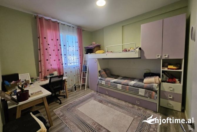 Shtepi me qera Apartament ne Tirane, 2+1, Mobilimi E mobiluar, Pagesa 760  Euro.