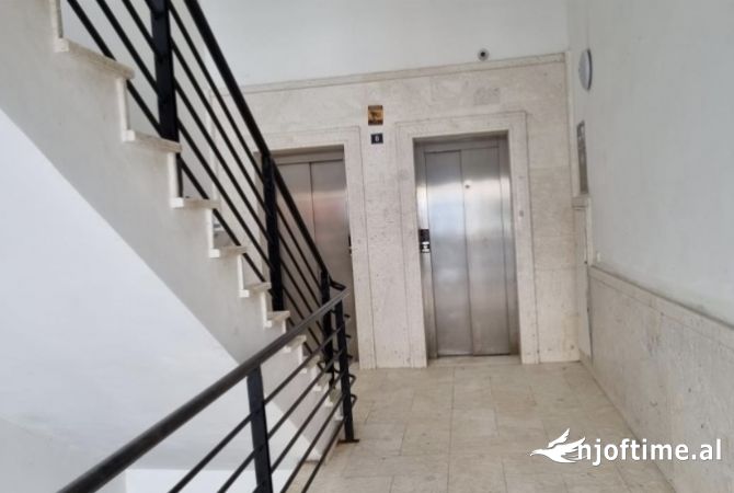 Shtepi me qera Apartament ne Tirane, 2+1, Mobilimi E mobiluar, Pagesa 760  Euro.